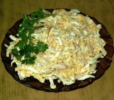 Салат из кальмаров с сыром